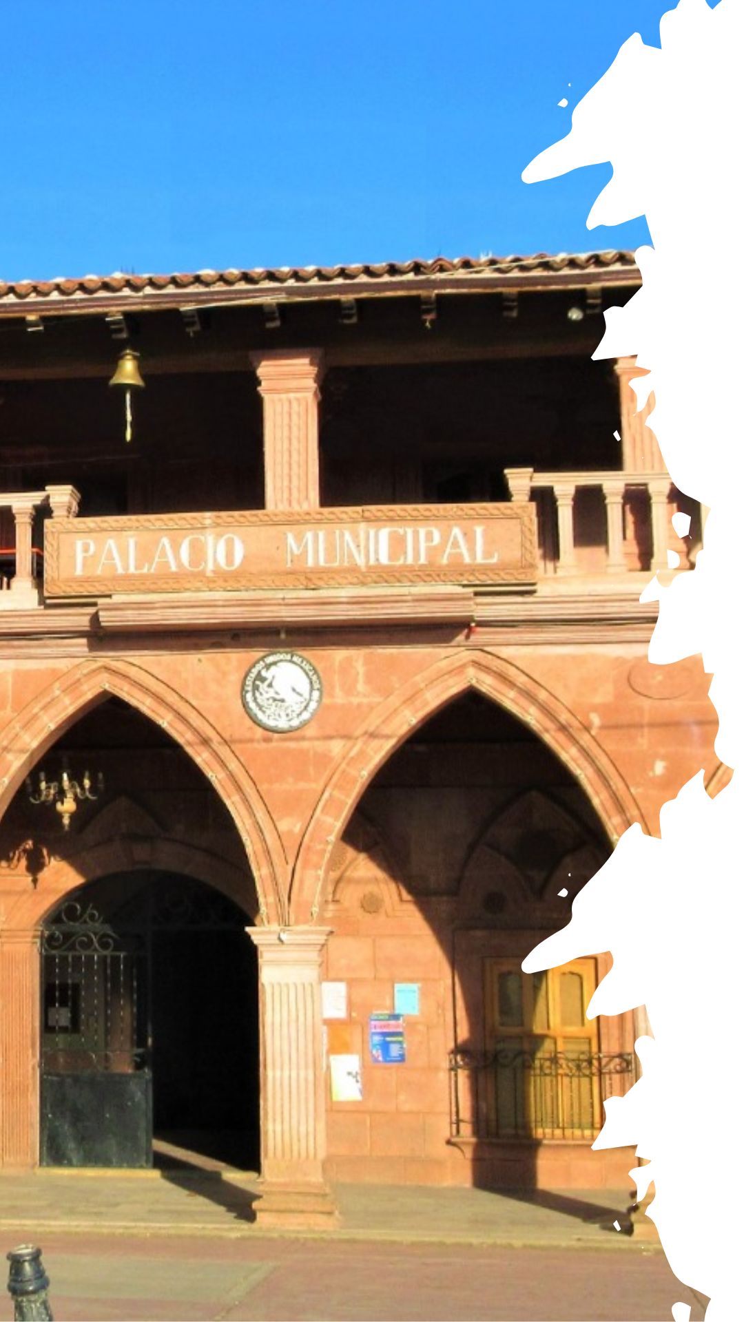 Plaza Principal y Presidencia de Áporo